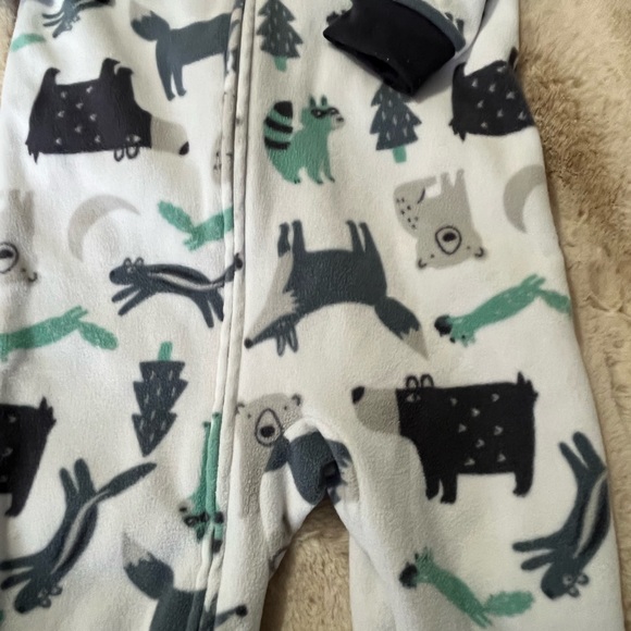 Carters blanket sleepers 24 months - Picture 2 of 7